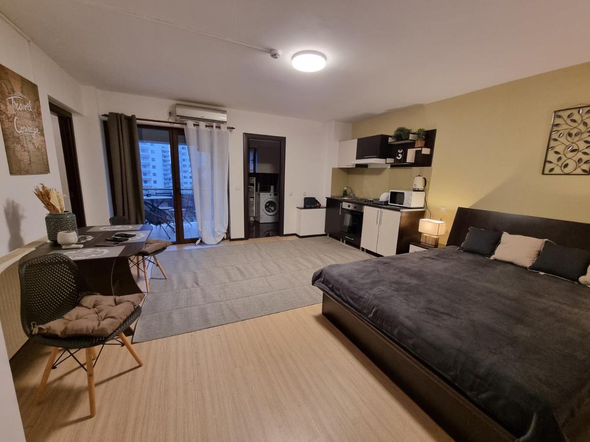 Lovely & Comfy, Central Apt In Iasi Bagian luar foto